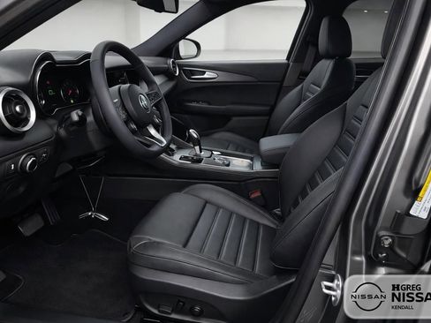 Used 2024 Alfa Romeo Tonale Ti w/ Premium Interior Package AWD/4WD image 6