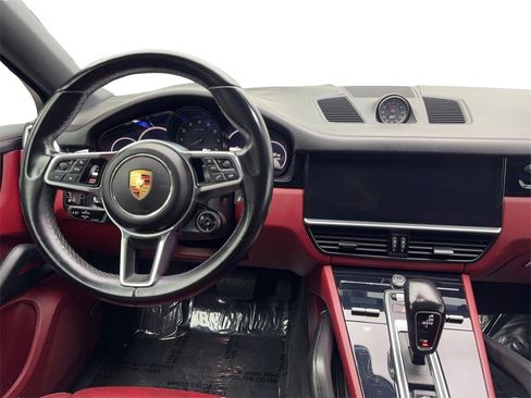 Used 2020 Porsche Cayenne w/ Premium Package image 52
