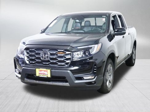 Used 2025 Honda Ridgeline TrailSport image 3