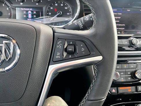 Used 2022 Buick Encore Preferred w/ Safety Package image 23