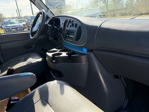 Used 2006 Ford E-250 and Econoline 250 image 26