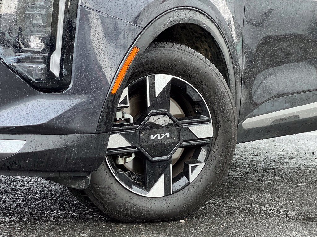 Certified 2026 Kia Sportage LX FWD image 2