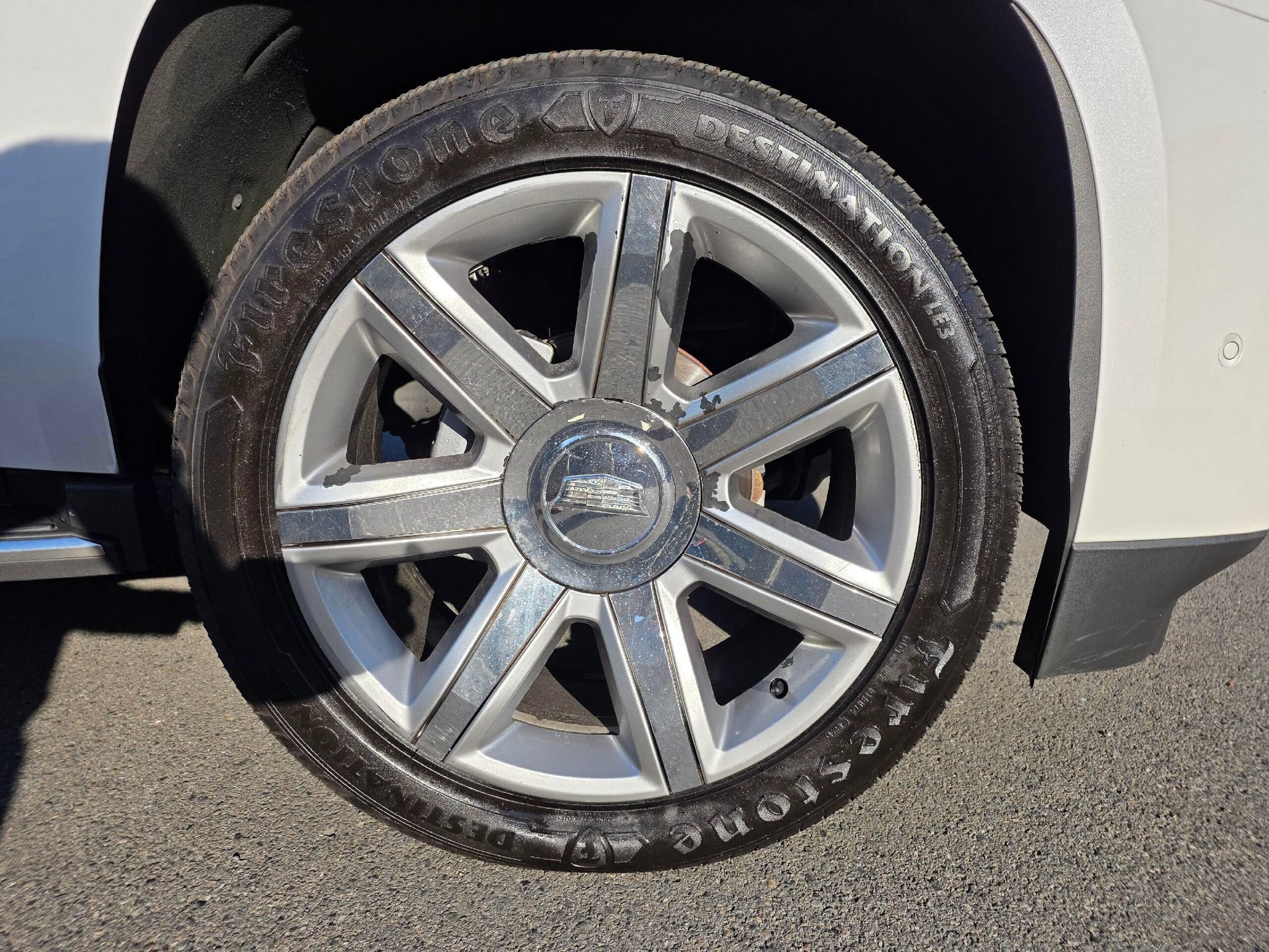 Used 2017 Cadillac Escalade Luxury AWD/4WD image 10