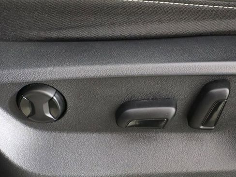 Used 2021 Volkswagen Atlas SE image 23