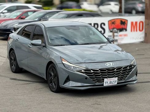 Used 2023 Hyundai Elantra Blue FWD image 2