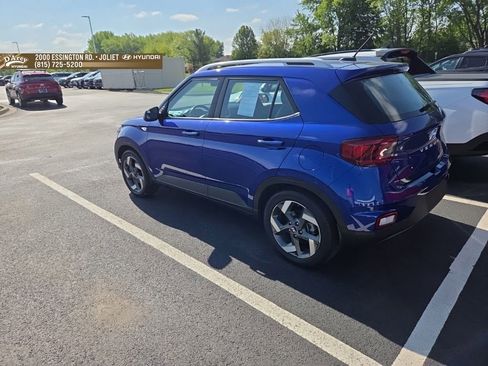 Certified 2023 Hyundai Venue Limited FWD image 5