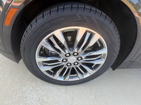 Used 2019 Cadillac XT5 Premium Luxury FWD image 37