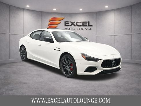 Used 2022 Maserati Ghibli Modena RWD image 11