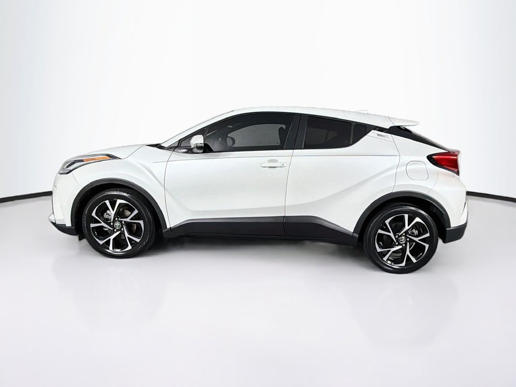 Used 2022 Toyota C-HR XLE FWD image 6