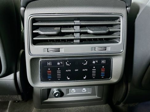 Used 2024 Audi Q7 3.0T Prestige w/ Prestige Package image 26