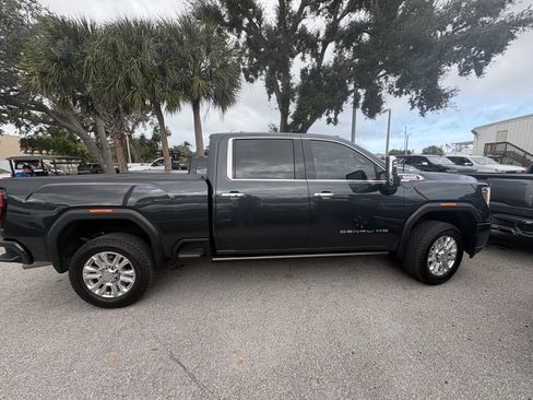 Used 2022 GMC Sierra 3500 Denali w/ Technology Package image 8
