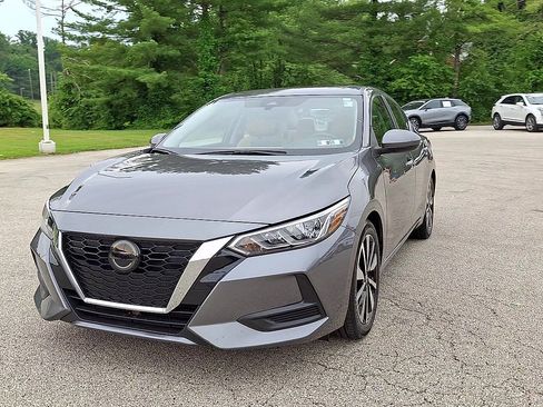 Used 2023 Nissan Sentra SV w/ SV Premium Package FWD image 3