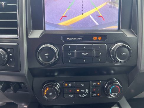 Used 2019 Ford F250 XLT w/ XLT Premium Package image 38