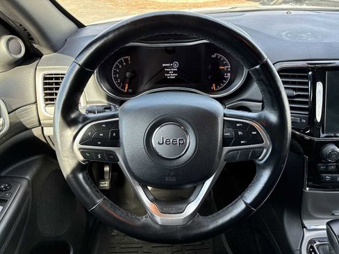 Used 2021 Jeep Grand Cherokee Laredo X image 11