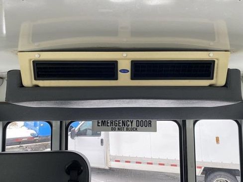 Used 2007 Chevrolet Express 3500 w/ School Bus Package RWD image 25