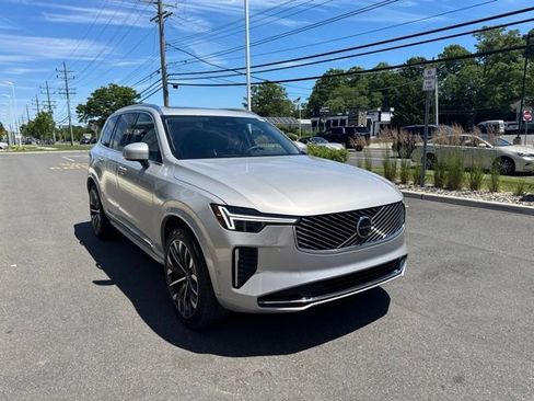Certified 2025 Volvo XC90 B6 Plus AWD/4WD image 6