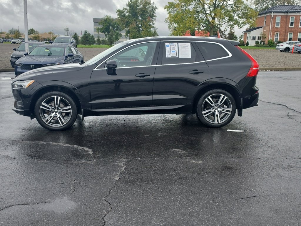 Used 2019 Volvo XC60 T5 Momentum w/ Multimedia Package AWD/4WD image 4