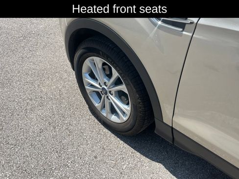 Used 2018 Ford Escape SE w/ SE Sync 3 Package FWD image 9