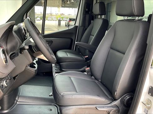 New 2025 Mercedes-Benz Sprinter 2500 image 9