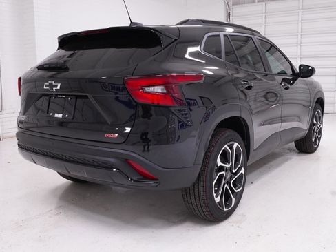 New 2026 Chevrolet Trax RS w/ Driver Confidence Package FWD image 5