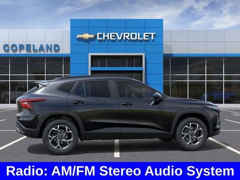 New 2026 Chevrolet Trax LT w/ Driver Confidence Package FWD image 6