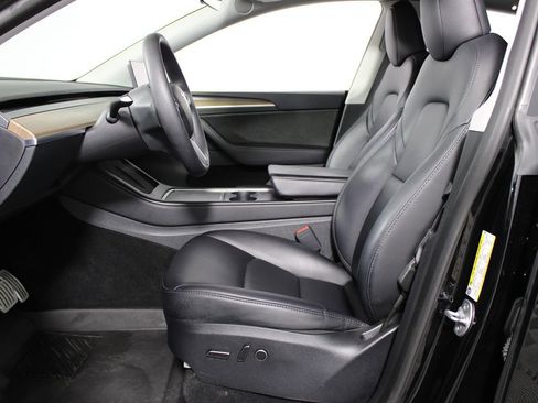 Used 2023 Tesla Model Y Performance image 8