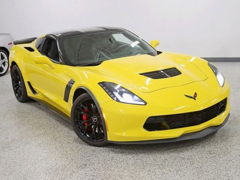 Used 2015 Chevrolet Corvette Z06 w/ 2LZ Preferred Equipment Group image 5
