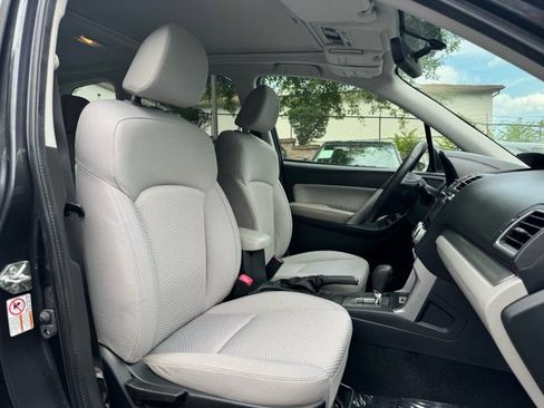Used 2017 Subaru Forester 2.5i Premium w/ All-Weather Package AWD/4WD image 18