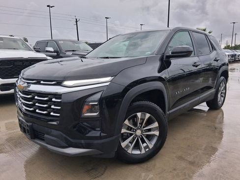 Used 2026 Chevrolet Equinox LT AWD/4WD image 3