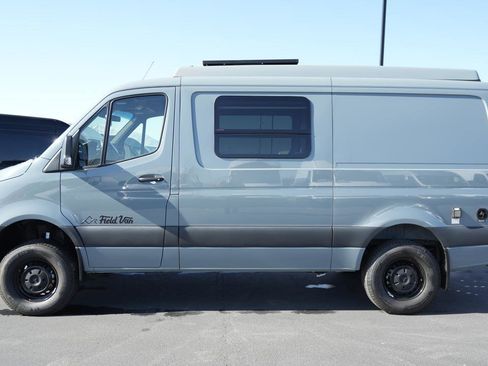 Used 2025 Mercedes-Benz Sprinter 2500 image 4