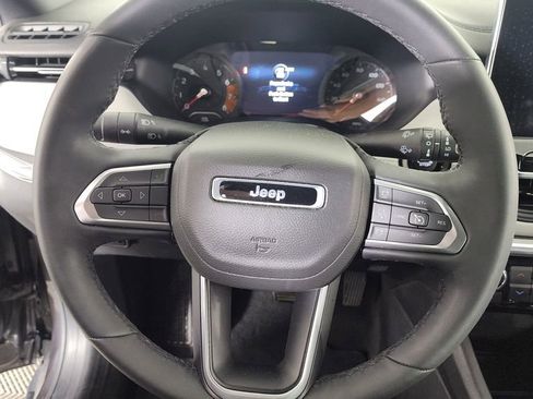 Used 2023 Jeep Compass Limited image 16