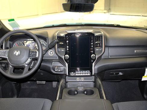 New 2026 RAM 2500 Big Horn AWD/4WD image 9