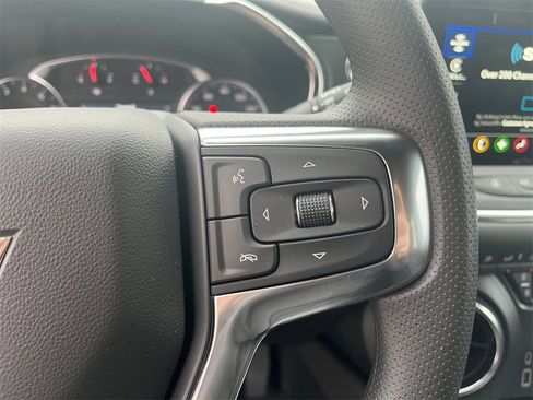 Used 2025 Chevrolet Blazer LT w/ Convenience Package image 32