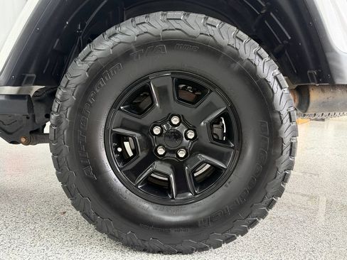 Used 2021 Jeep Gladiator Mojave AWD/4WD image 44