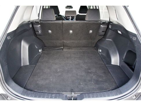 Used 2021 Toyota RAV4 LE image 27