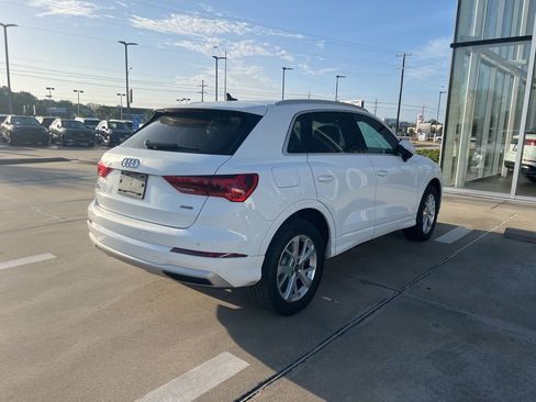 Used 2023 Audi Q3 2.0T Premium w/ Convenience Package image 4