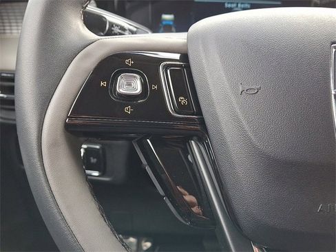 Used 2023 Lincoln Corsair AWD image 20
