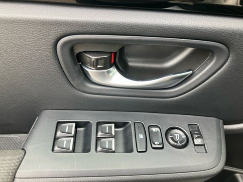 Certified 2025 Honda Pilot Sport image 36