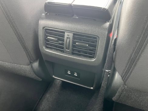 Used 2025 Nissan Rogue SV AWD/4WD image 25