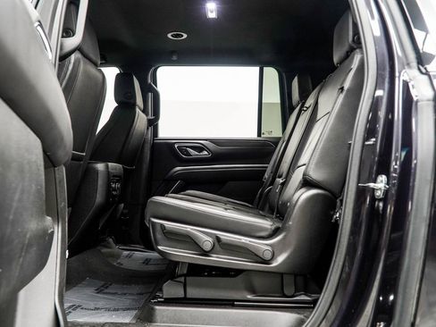 Used 2024 Chevrolet Suburban LT image 41