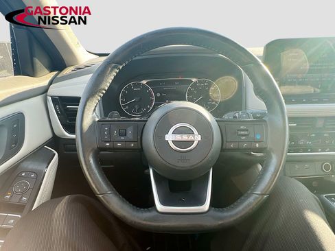 Used 2023 Nissan Rogue SL w/ SL Premium Package image 14