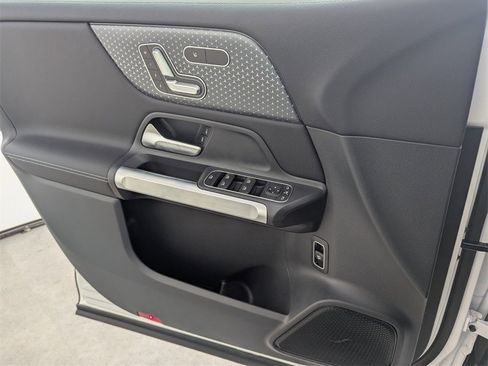 New 2026 Mercedes-Benz GLB 250 image 18