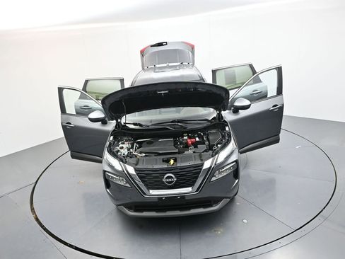 Used 2023 Nissan Rogue SV image 38