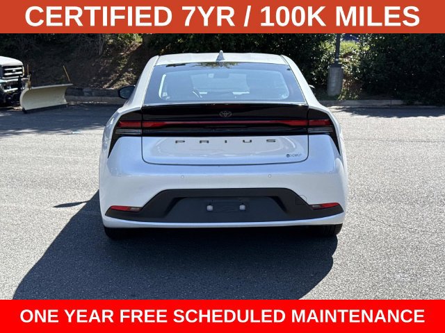 Used 2025 Toyota Prius LE FWD image 3