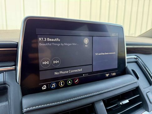 Used 2021 Chevrolet Suburban Premier AWD/4WD image 27