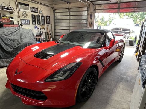 Used 2014 Chevrolet Corvette Stingray 2dr Convertible w/ Battery Protection Package image 9