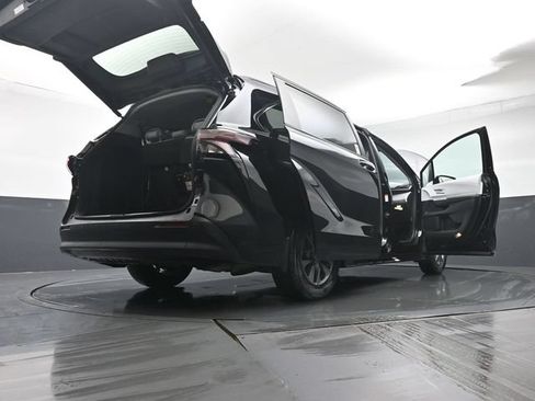 Used 2026 Toyota Sienna XLE AWD/4WD image 53