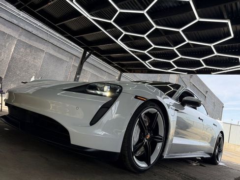 Used 2020 Porsche Taycan 4S image 36