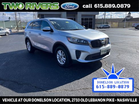 Used 2019 Kia Sorento LX image 2