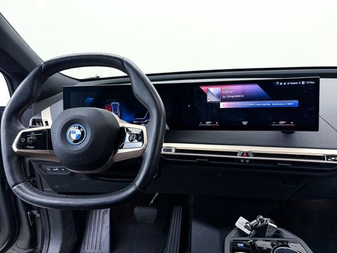 Used 2023 BMW iX xDrive50 w/ Sport Package image 8